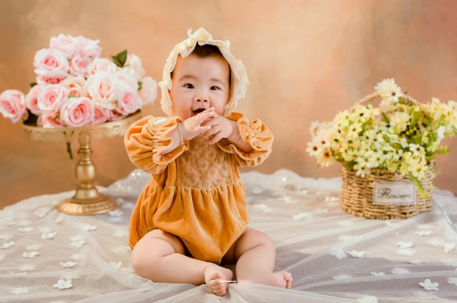 成都四个月宝宝放屁很臭